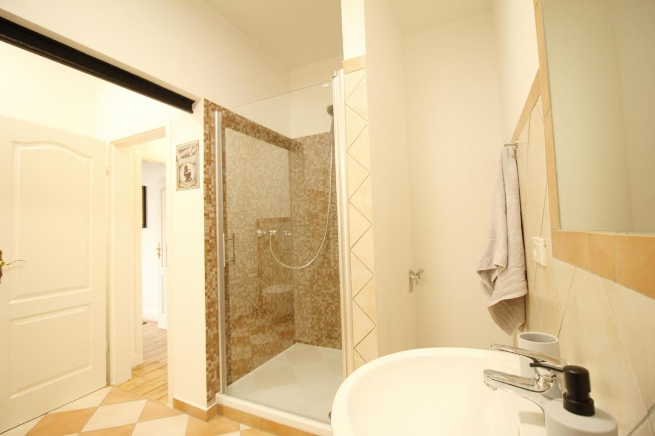 Secret Hideaways Zentrales Newyork-Designapartment Mit 2 Betten Nahe Messe L Flughafen Duisburgo Exterior foto